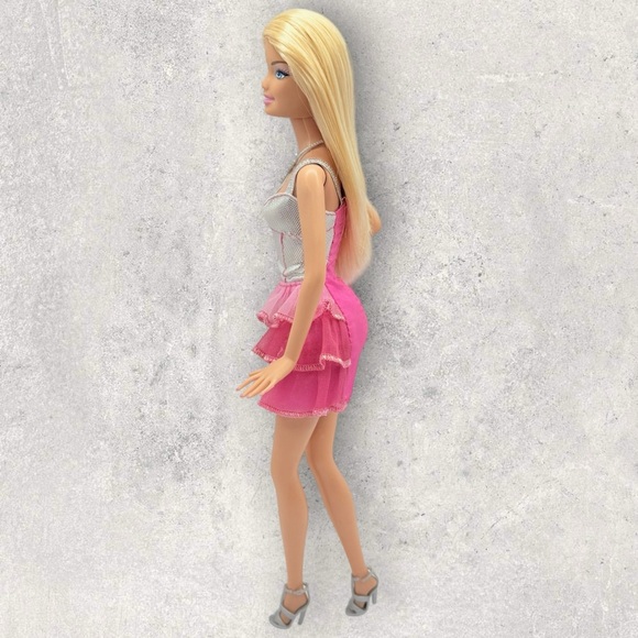 Barbie SPA TO FAB Doll Original Dress - Color Change Nails & Makeup X7891 - 2012 - Picture 5 of 10